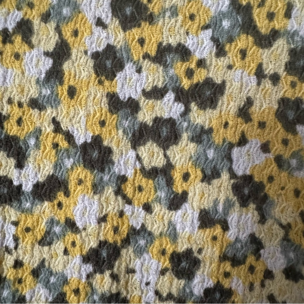 Surticolombia S/M Graphic Floral Tee 
$18 - Picture 3 of 9